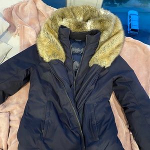 Aritzia Babaton navy down coat